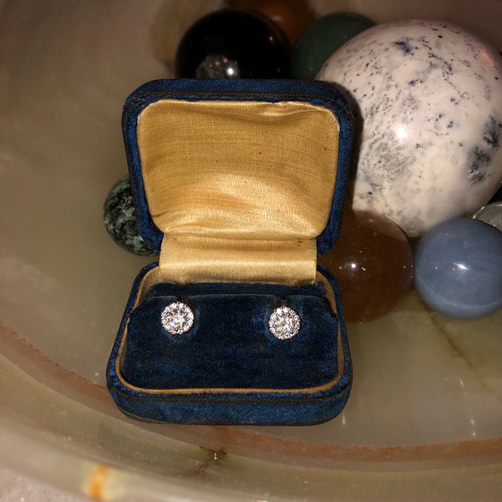 SOLD! 1cttw Diamond 14K Gold Vintage Stud Earrings - Picture 3 of 11